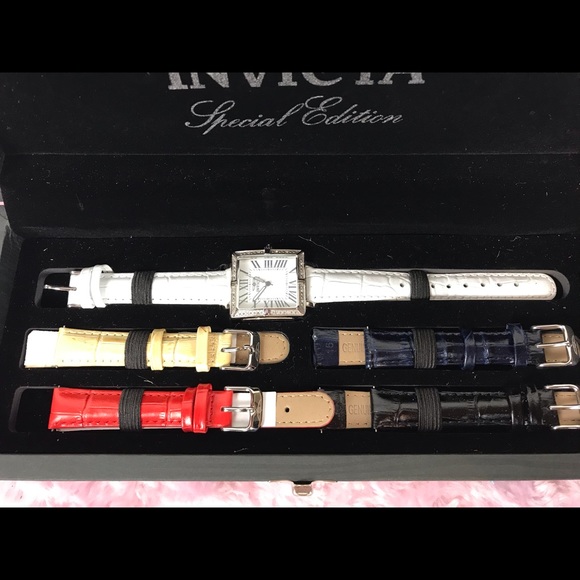 New Invicta tritnite night glow Women watch set with 5 Straps - Picture 2 of 6